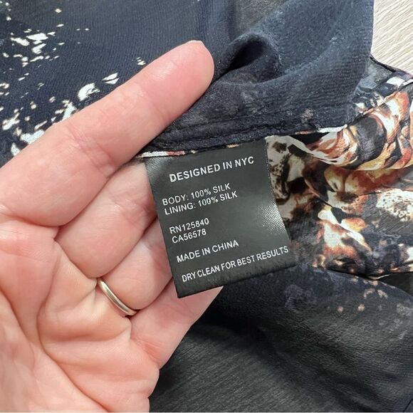 Intermix 100% silk art to wear witchy bell sleeve blouse button back - Picture 7 of 7